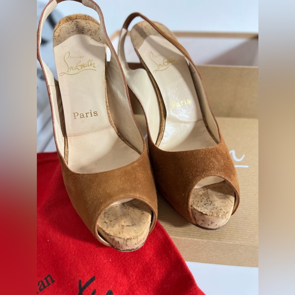 Christian Louboutin YOYO SLING
ZEPPA ORLATOBROWN suede cork heel